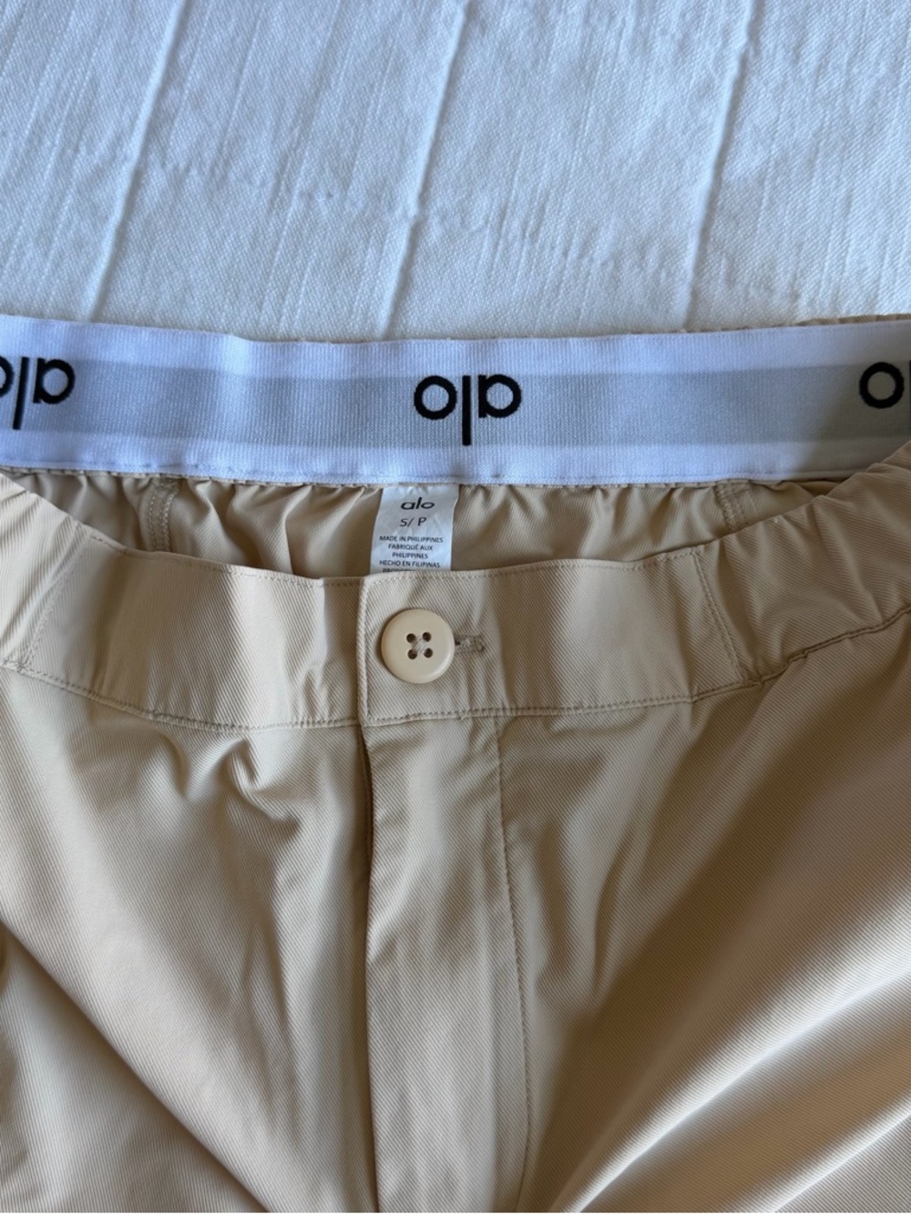 Alo Yoga Flip It Trouser in Macadamia Beige - Picture 5 of 7